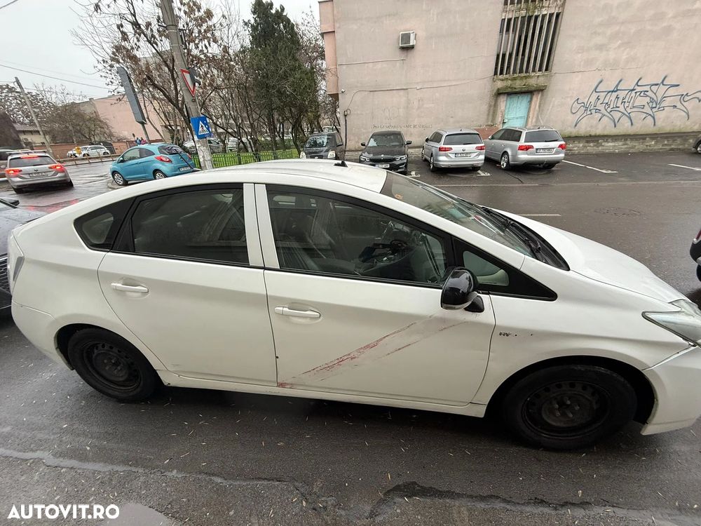 Toyota Prius (Hybrid) Sol - 7