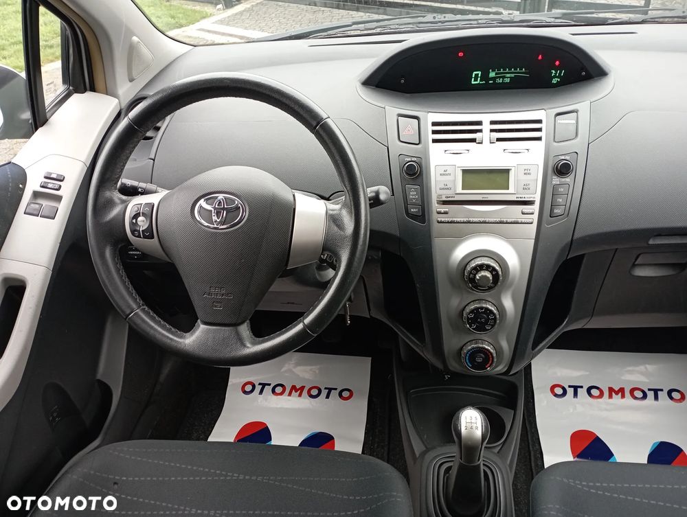 Toyota Yaris 1.3 VVT-i Sol - 8