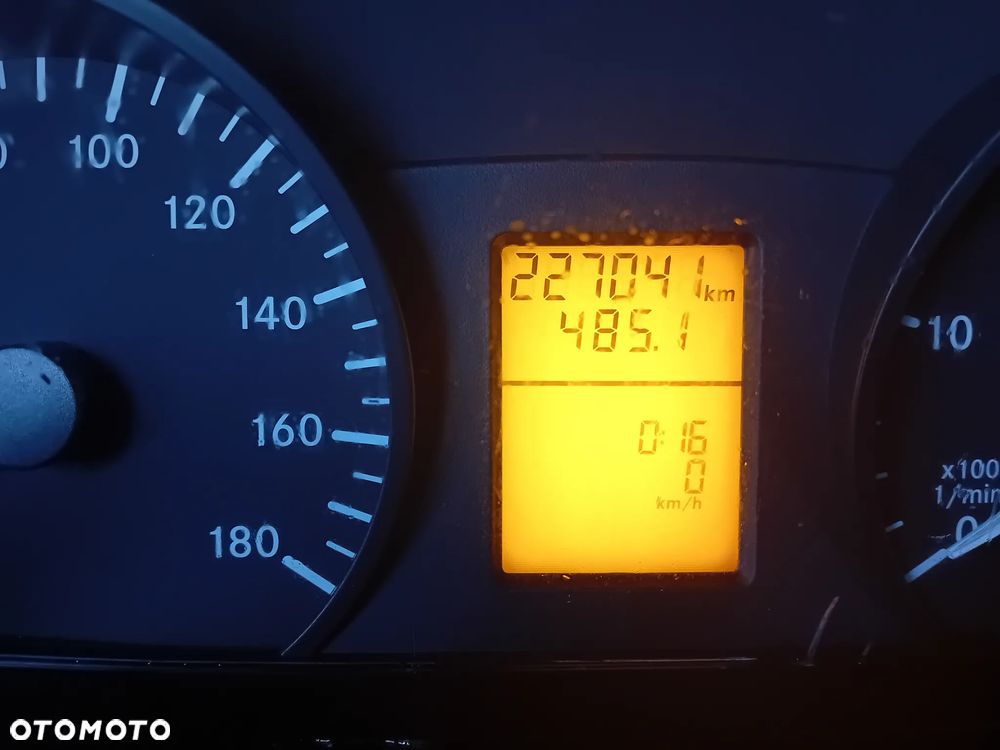 Mercedes-Benz Sprinter karetka - 28