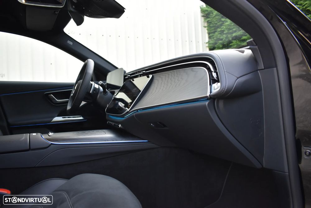 Mercedes-Benz E 300 Standard - 23