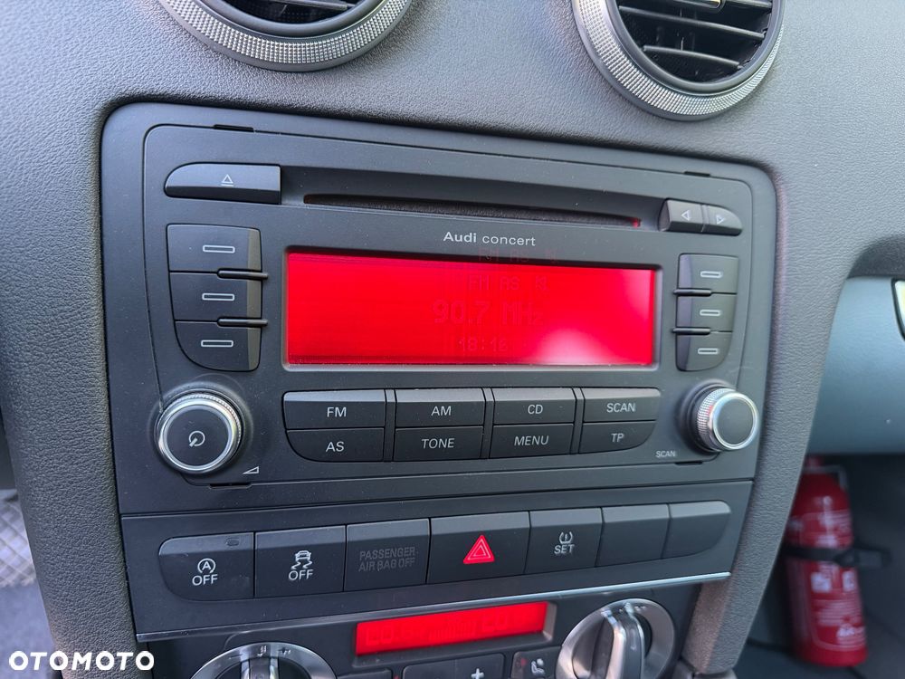Audi A3 Sportback 2.0 TDI DPF S tronic Ambiente - 16