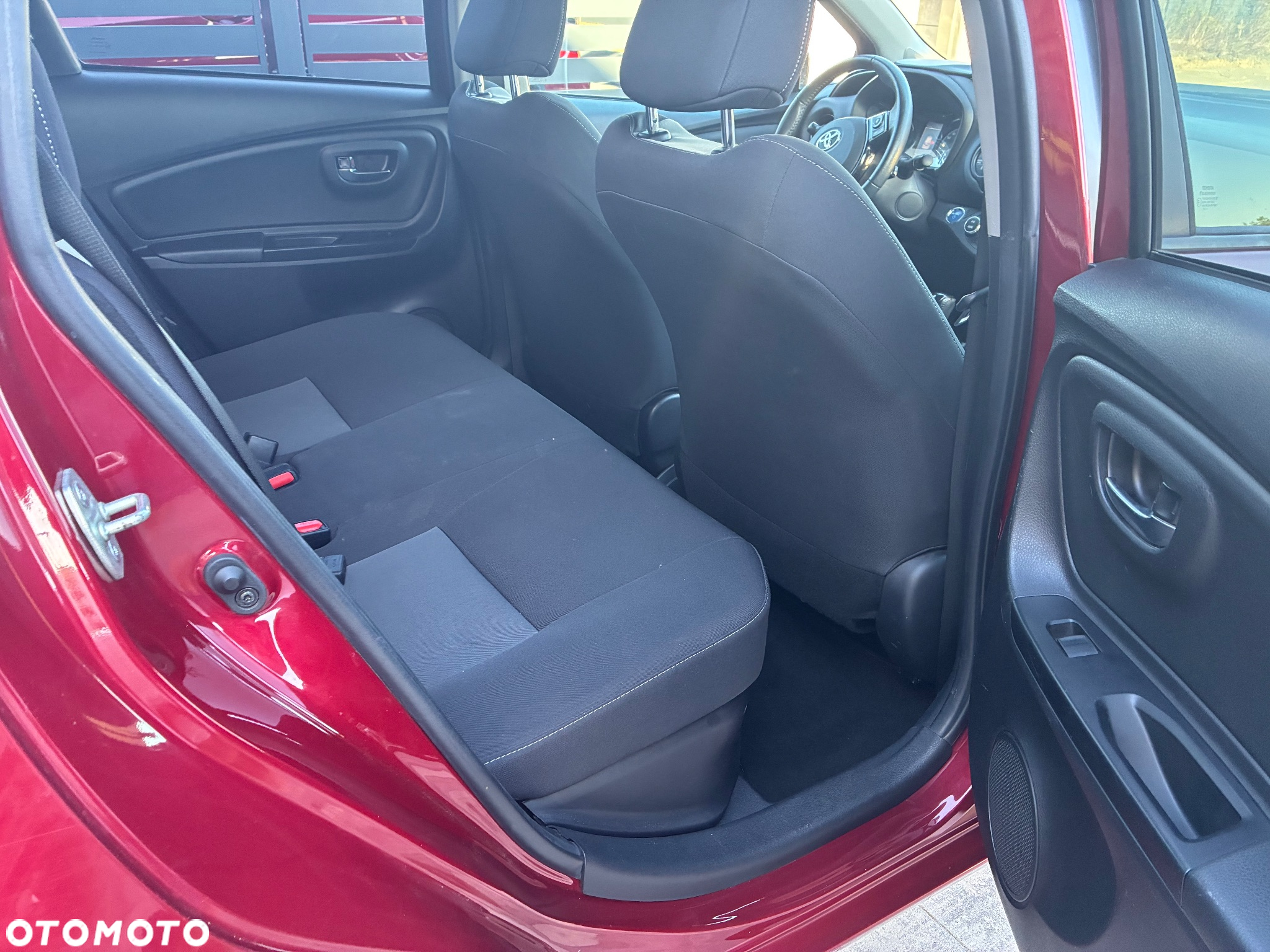 Toyota Yaris Hybrid 1.5 VVT-i Life - 13