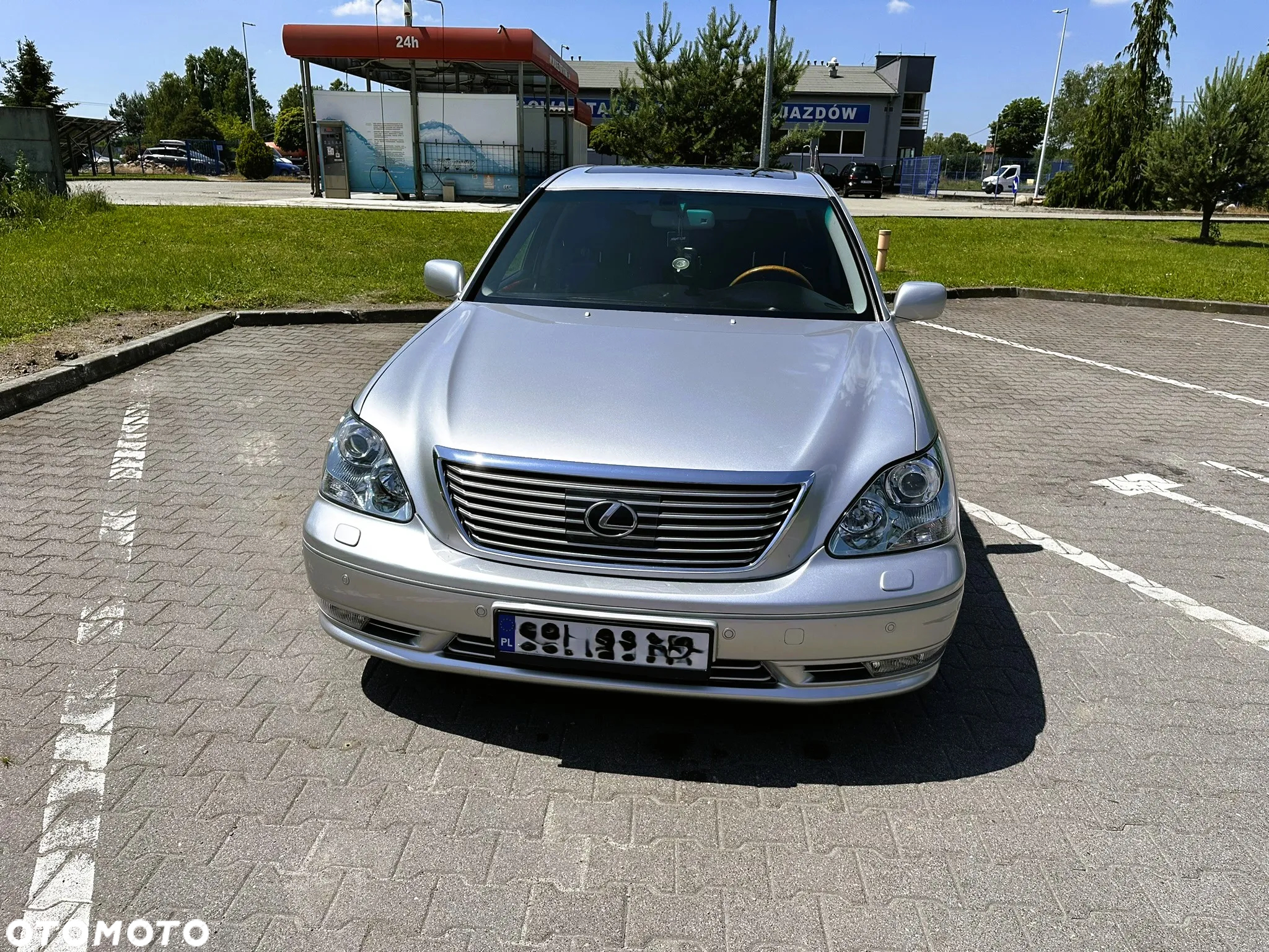Lexus LS - 12