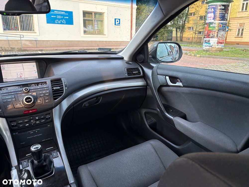 Honda Accord 2.0 Executive Nav - 27