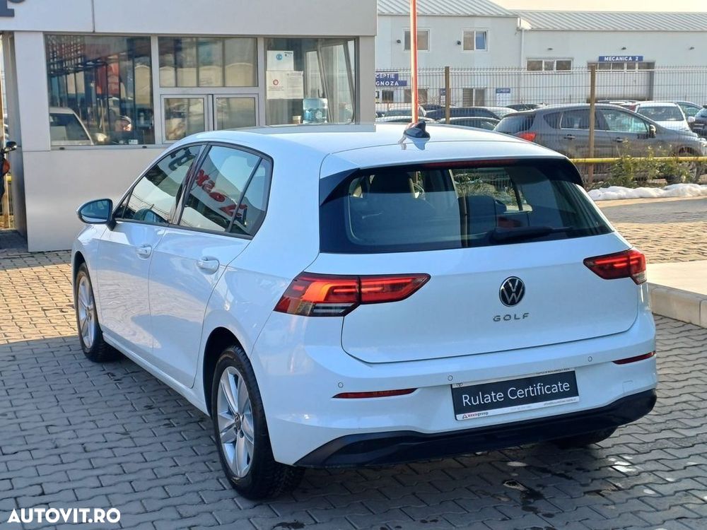 Volkswagen Golf - 6
