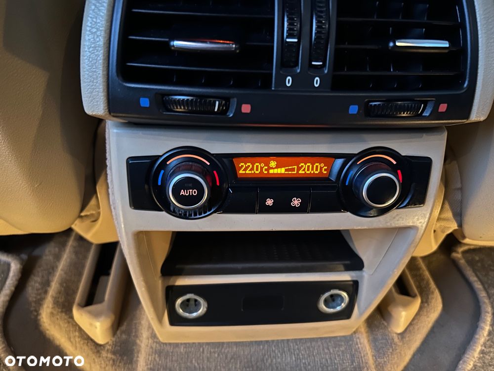 BMW X5 xDrive35d - 24
