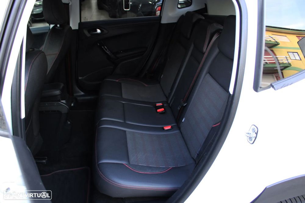 Peugeot 2008 - 25