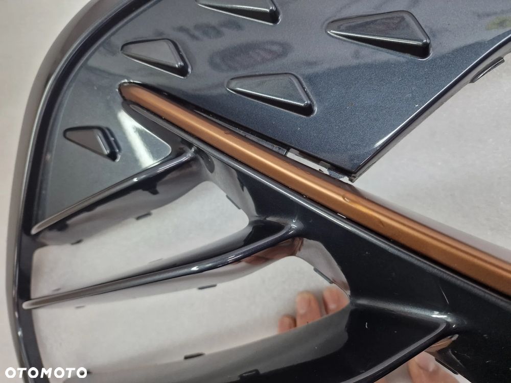 SEAT CUPRA BORN 21- 10E KRATKA ŚRODKOWA / ATRAPA / GRILL ZDERZAKA PRZEDNIEGO PRZÓD , NR 10E805903C , NR AUKCJI GL715 - 21