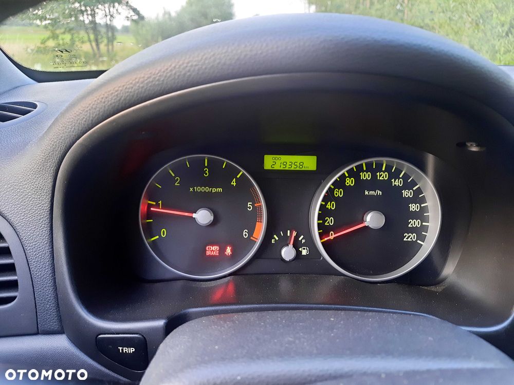 Hyundai Accent - 4