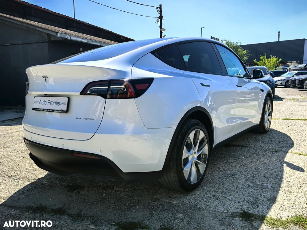Tesla Model Y Long Range Dual Motor AWD - 5