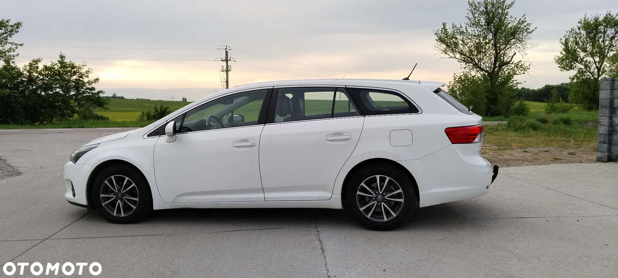 Toyota Avensis Combi 2.0 D-4D Edition - 13