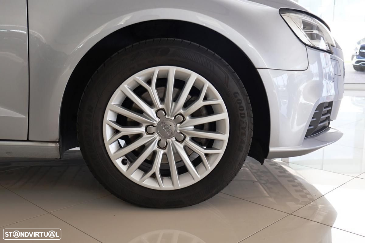 Audi A3 Sportback 1.6 TDI - 6
