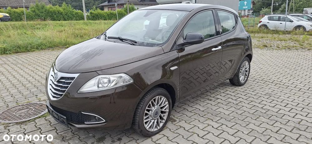 Lancia Ypsilon Y 0.9 TwinAir Turbo 8V Automatik Platinum - 1