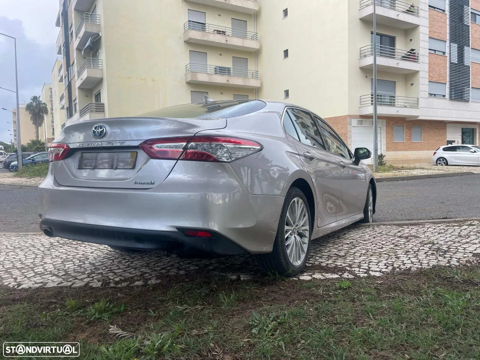 Toyota Camry 2.5 Hybrid Luxury - 15