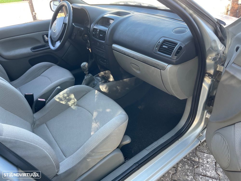Renault Clio 1.2 16V Privilège - 16