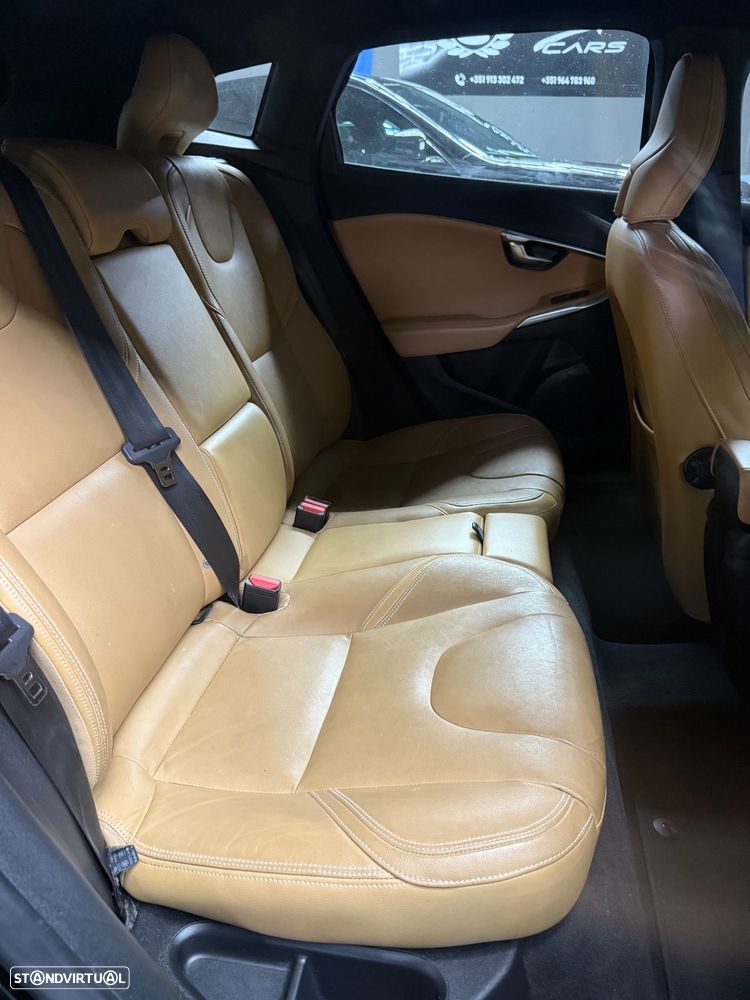 Volvo V40 D3 Geartronic Momentum - 18