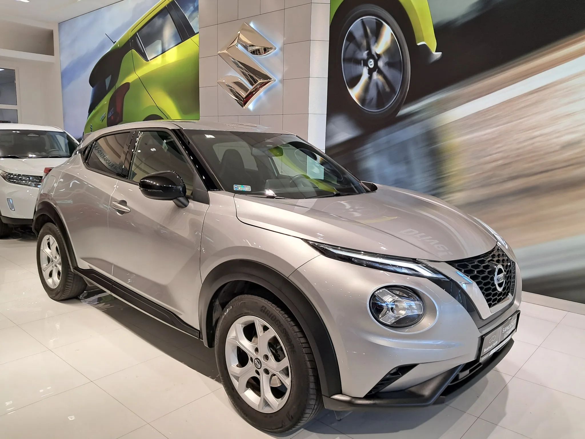 Nissan Juke 1.0 DIG-T N-Connecta - 1