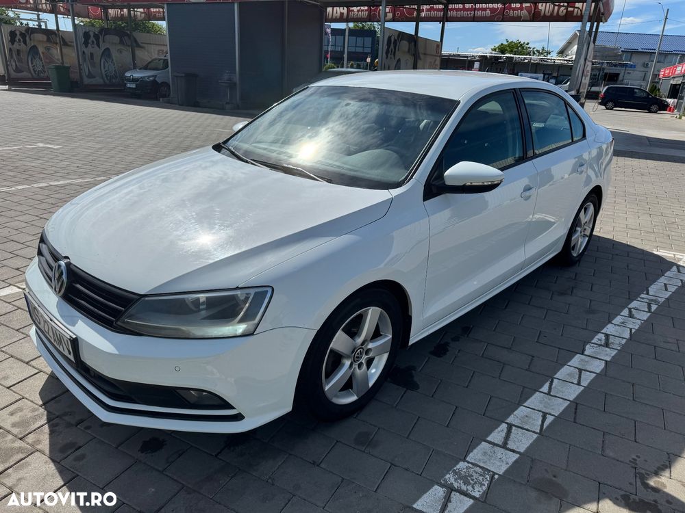 Volkswagen Jetta - 2