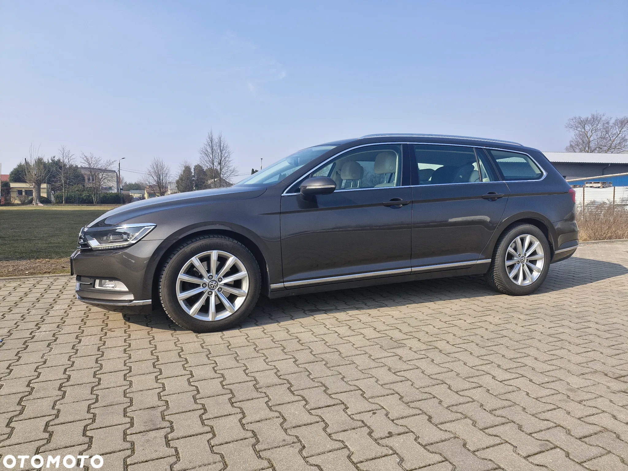 Volkswagen Passat - 2