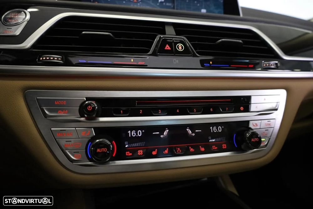BMW 740 d xDrive Auto - 35