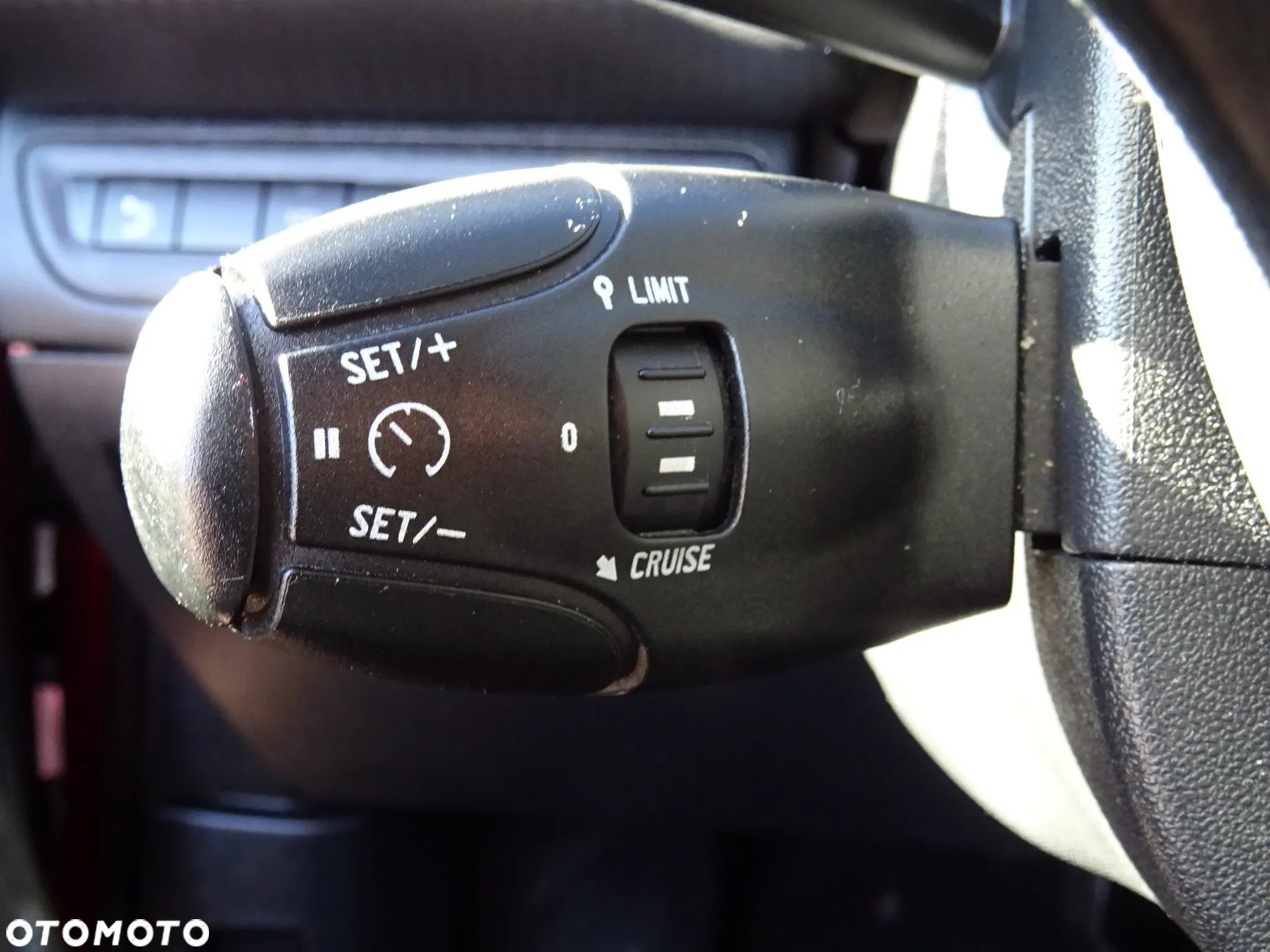 Peugeot 208 PureTech 110 Stop & Start EAT6 Allure - 28