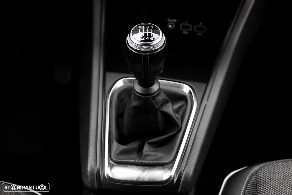 Renault Captur 1.0 TCe Techno Bi-Fuel - 23