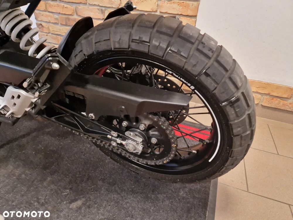 Husqvarna Svartpilen - 26