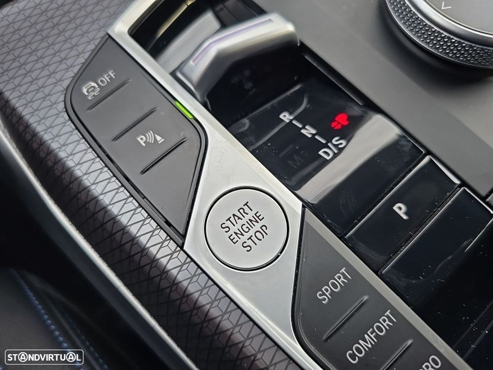 BMW 320 d Pack Desportivo M Auto - 17