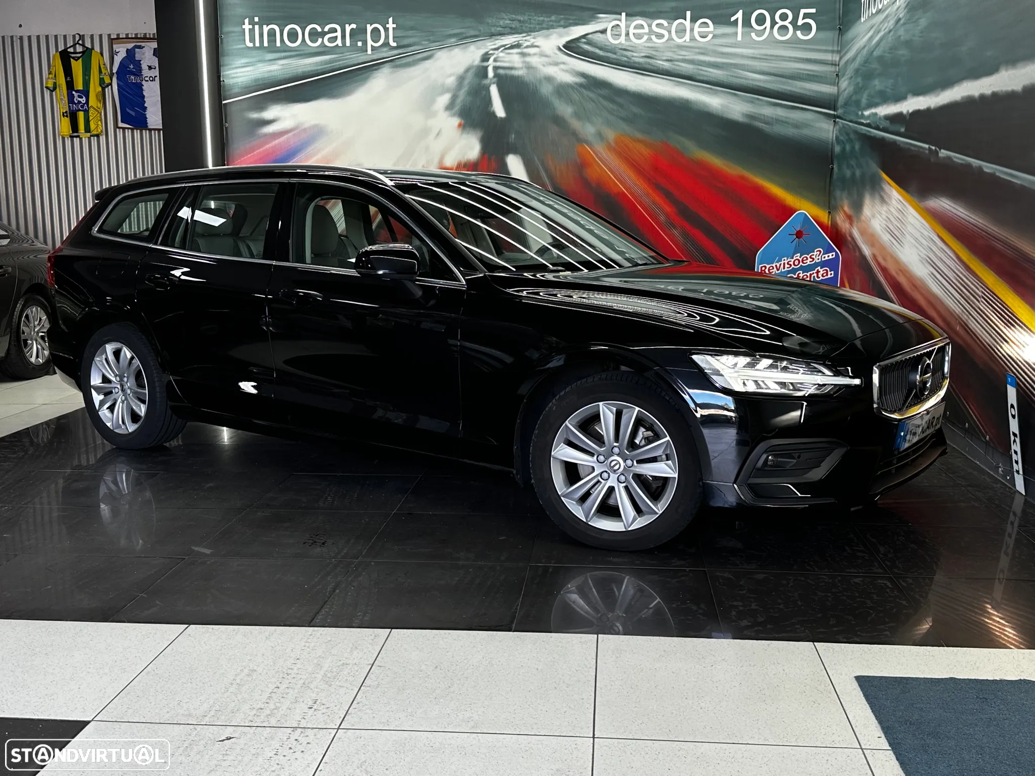 Volvo V60 2.0 D4 Momentum Geartronic - 4