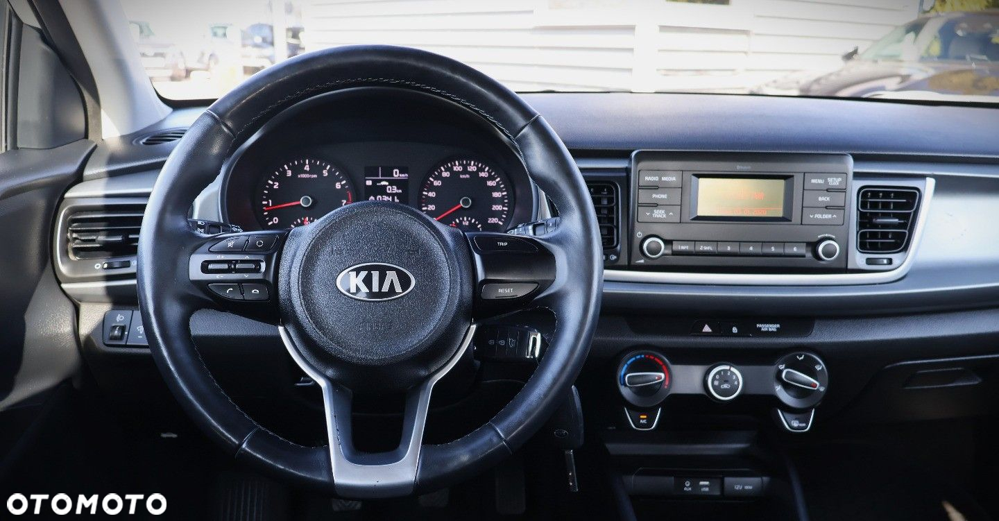 Kia Rio - 11