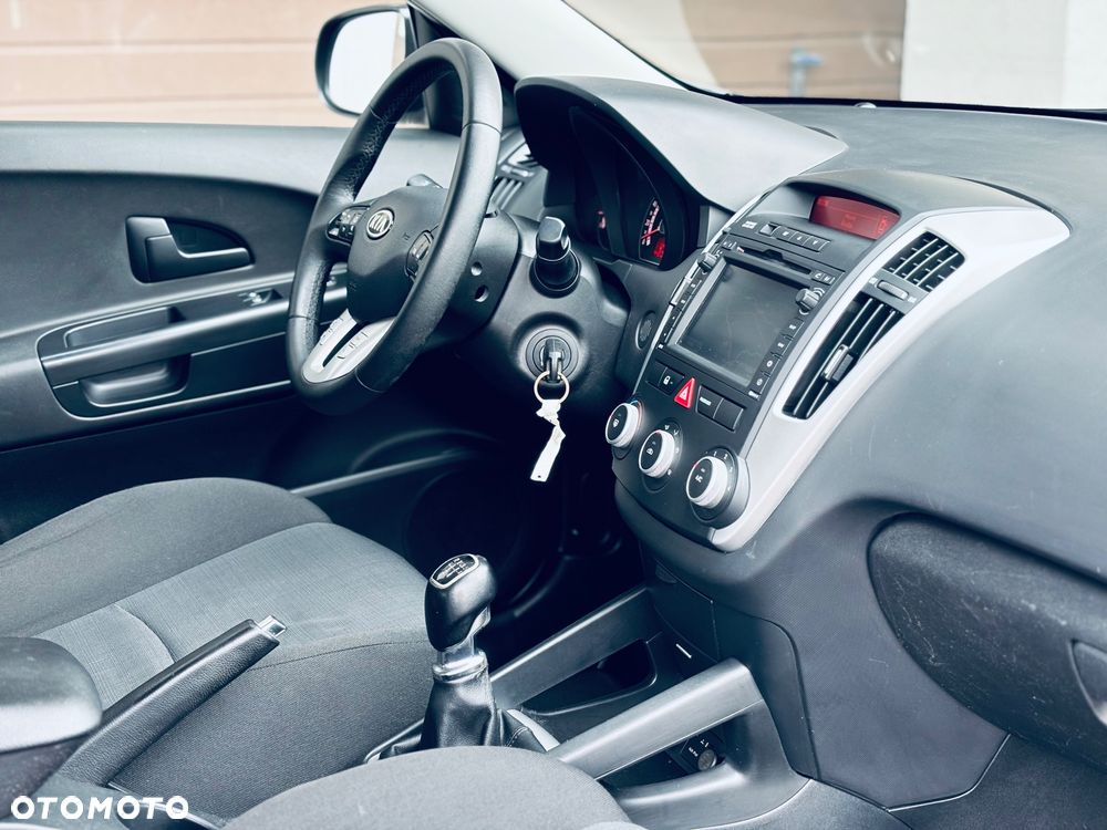 Kia Ceed - 19
