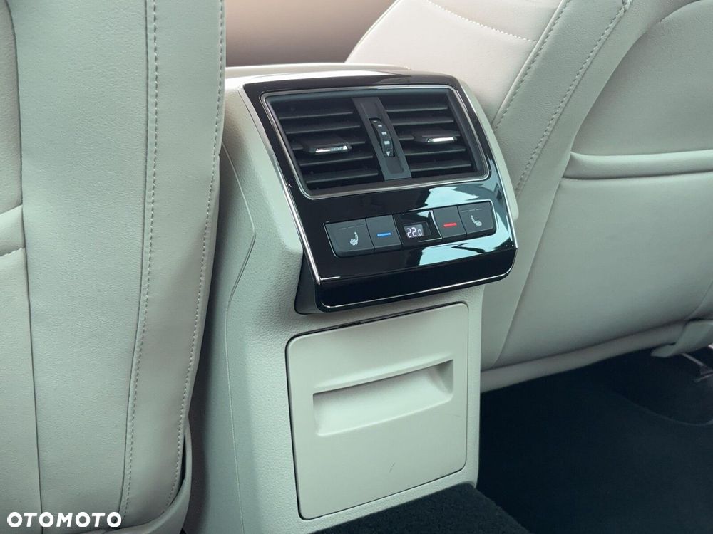 Skoda Superb 2.0 TDI SCR L&K DSG - 25