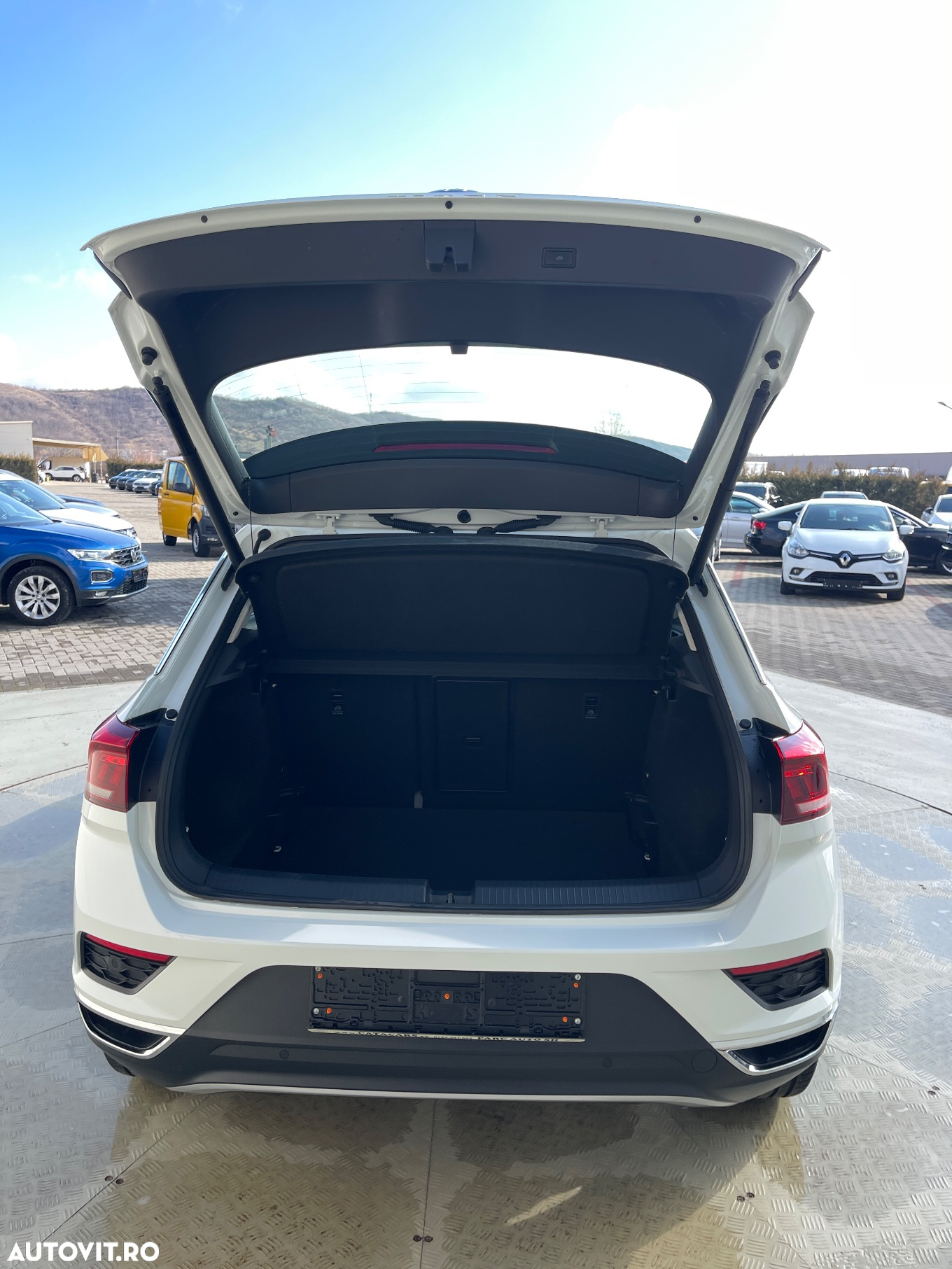 Volkswagen T-ROC 2.0 TDI DSG Sport - 23