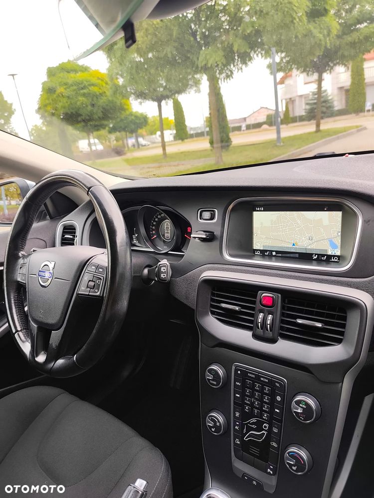 Volvo V40 - 24