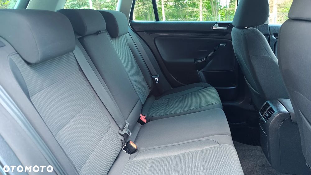 Volkswagen Golf 1.6 TDI DPF Comfortline - 17