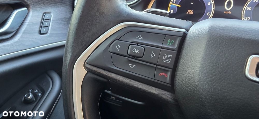 Jeep Grand Cherokee - 37