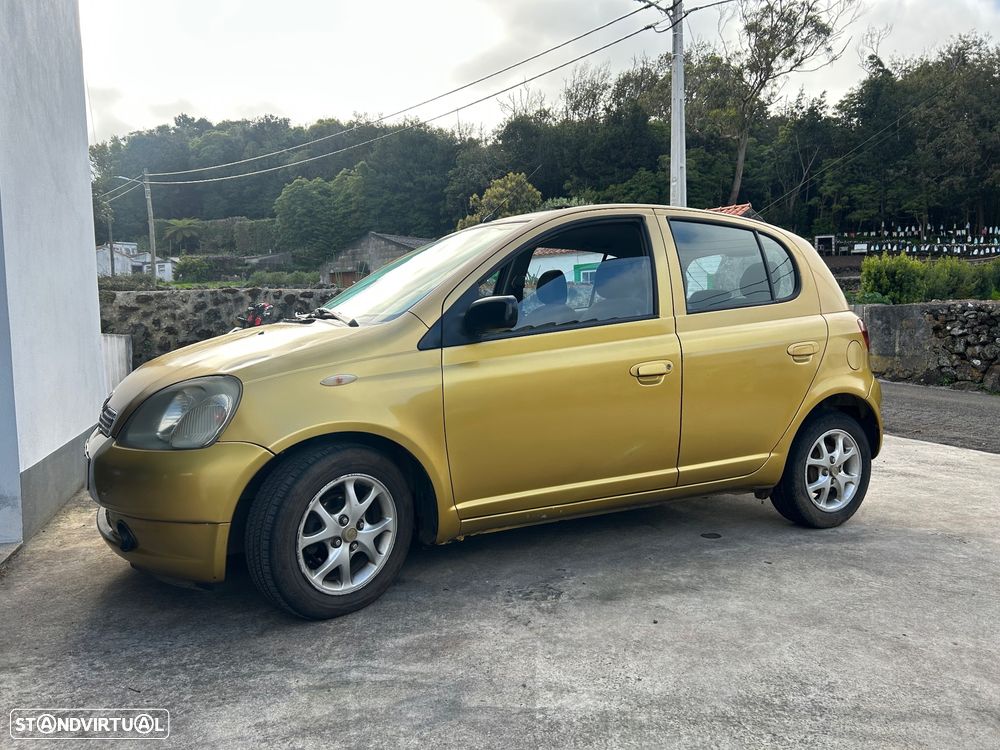Toyota Yaris - 1