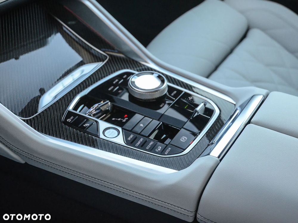 BMW X6 xDrive40d mHEV sport - 27