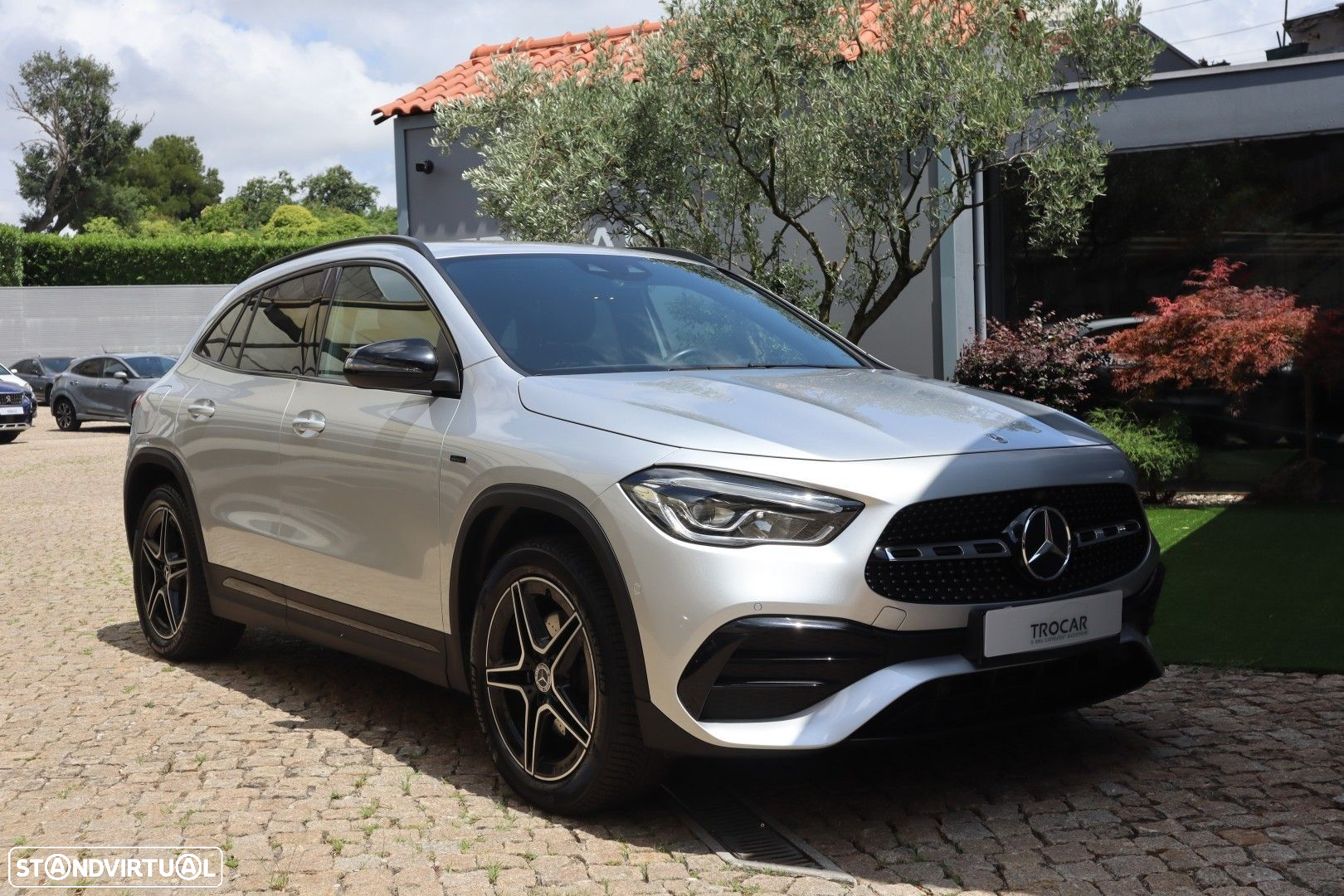Mercedes-Benz GLA 250 e AMG Line - 2