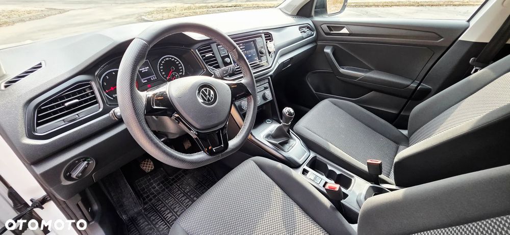 Volkswagen T-Roc - 10