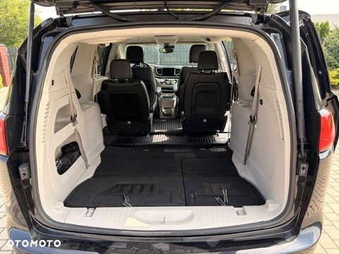 Chrysler Pacifica - 8