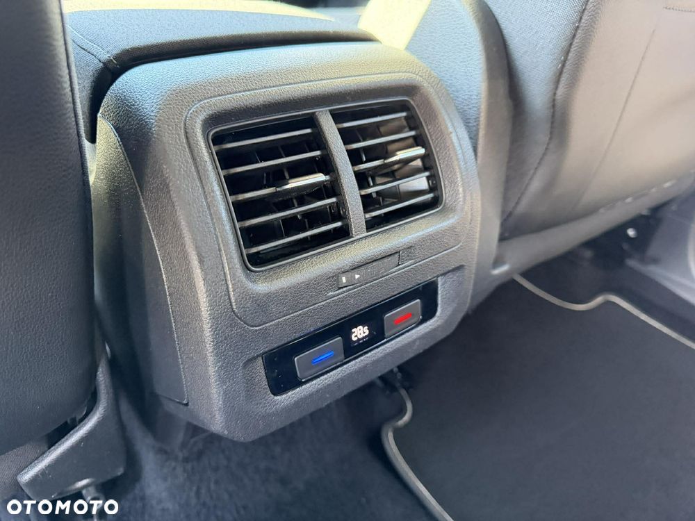 Volkswagen Touran 1.6 TDI BMT SCR Comfortline - 17