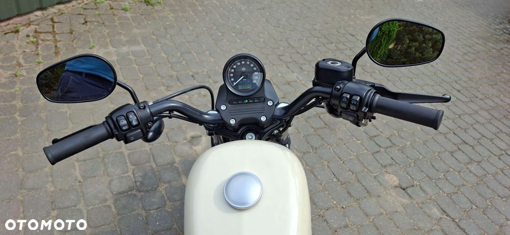 Harley-Davidson Sportster Iron 883 - 6