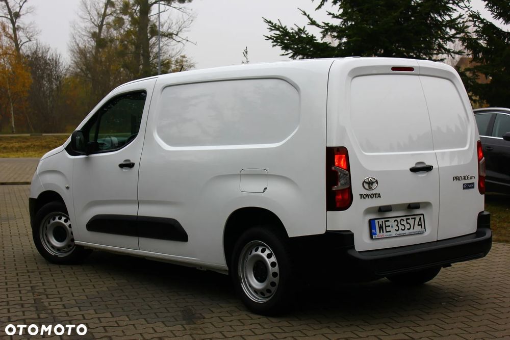 Toyota Proace City CHŁODNIA 1.5D-4D 102KM LONG L2 3 Osobowy - 5