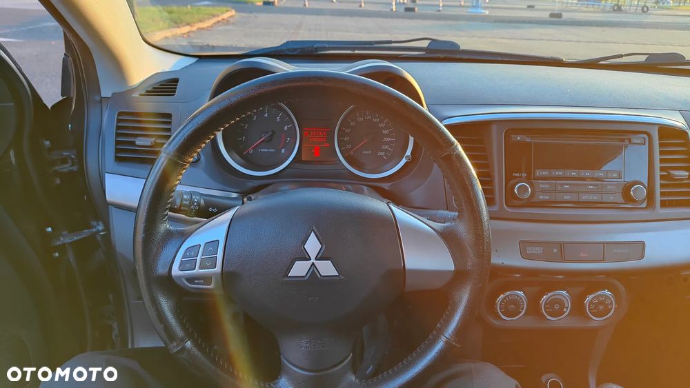Mitsubishi Lancer - 8
