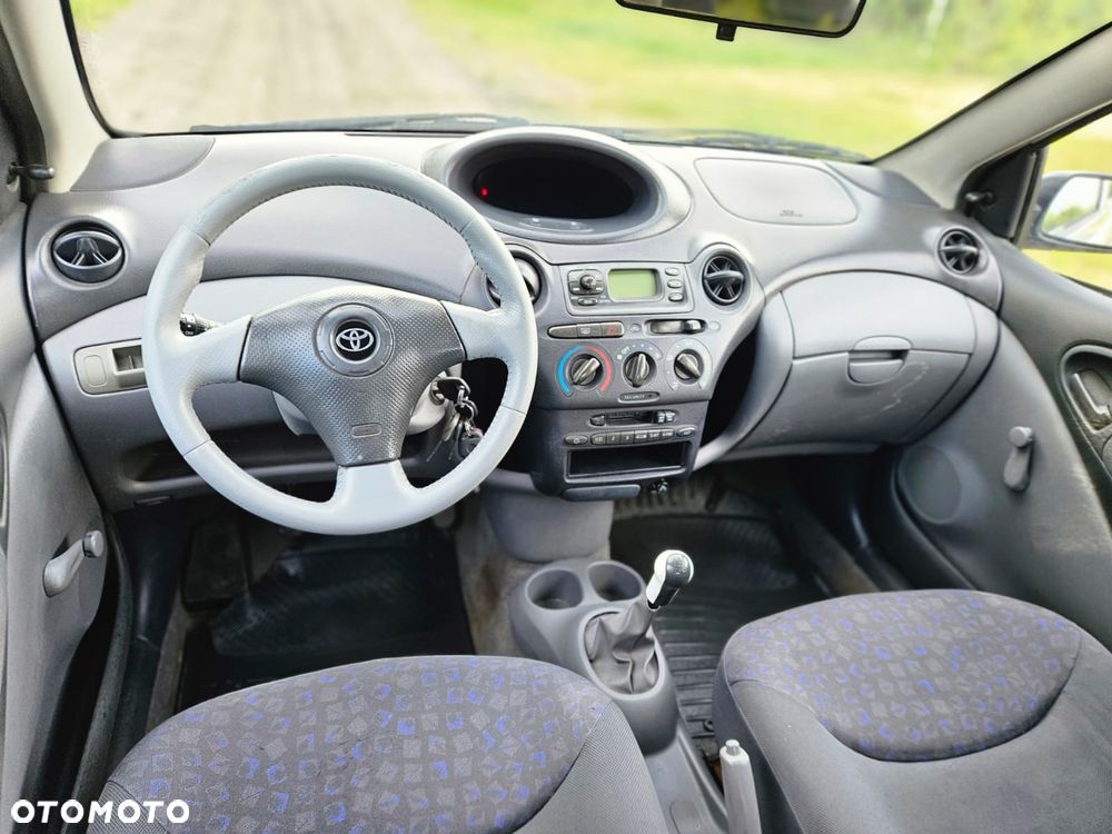 Toyota Yaris - 7