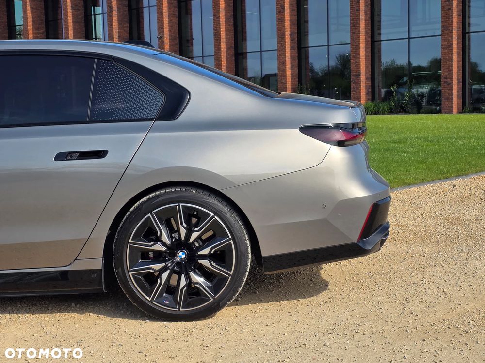 BMW Seria 7 M760e PHEV xDrive sport - 5