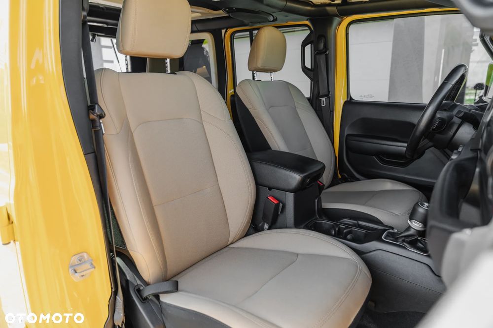 Jeep Wrangler - 26