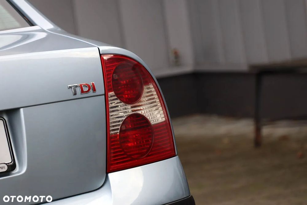 Volkswagen Passat 1.9 TDI Comfortline - 33