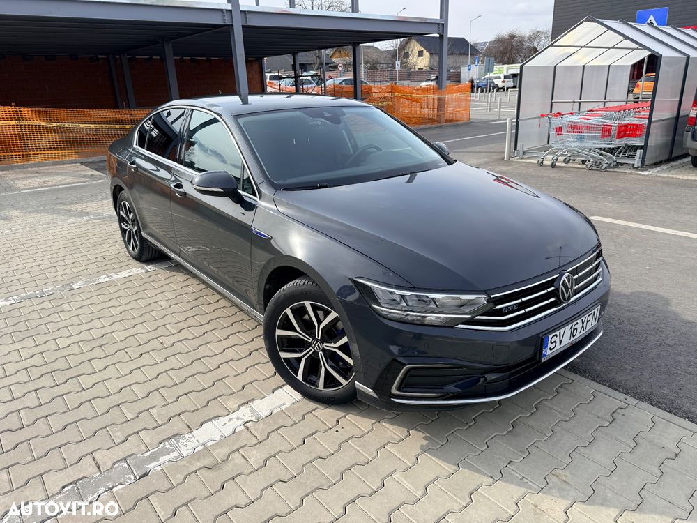 Volkswagen Passat - 2